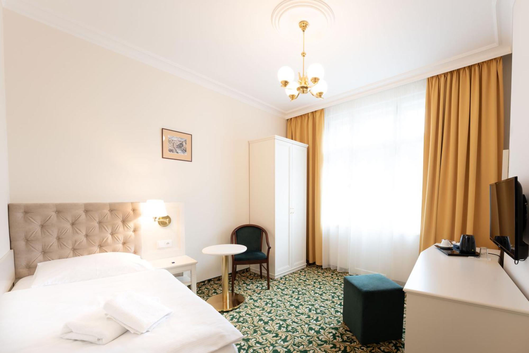 Ea Hotel Elefant Κάρλοβι Βάρι Εξωτερικό φωτογραφία