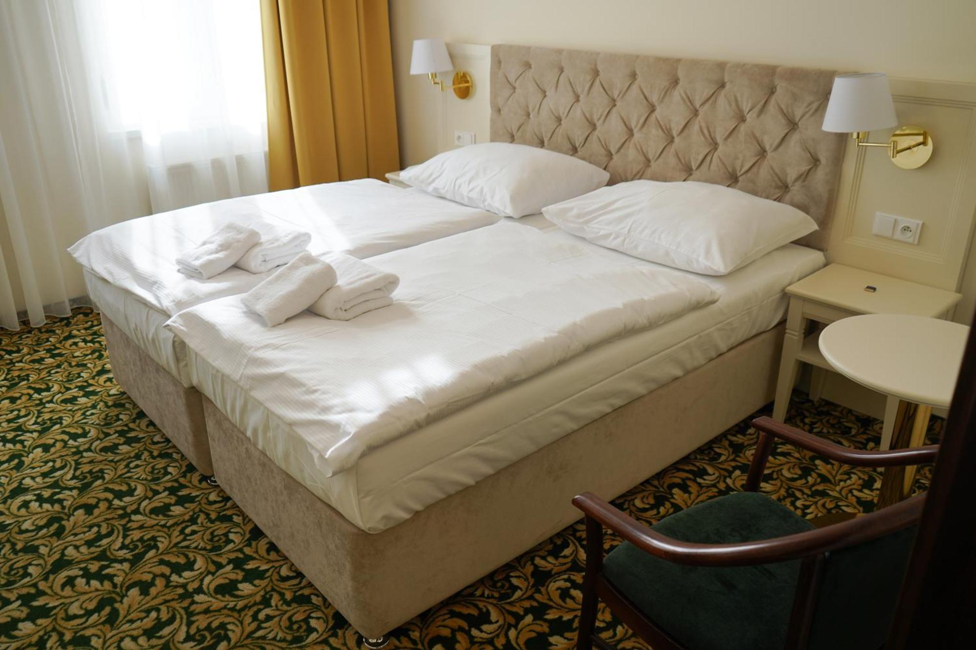 Ea Hotel Elefant Κάρλοβι Βάρι Εξωτερικό φωτογραφία