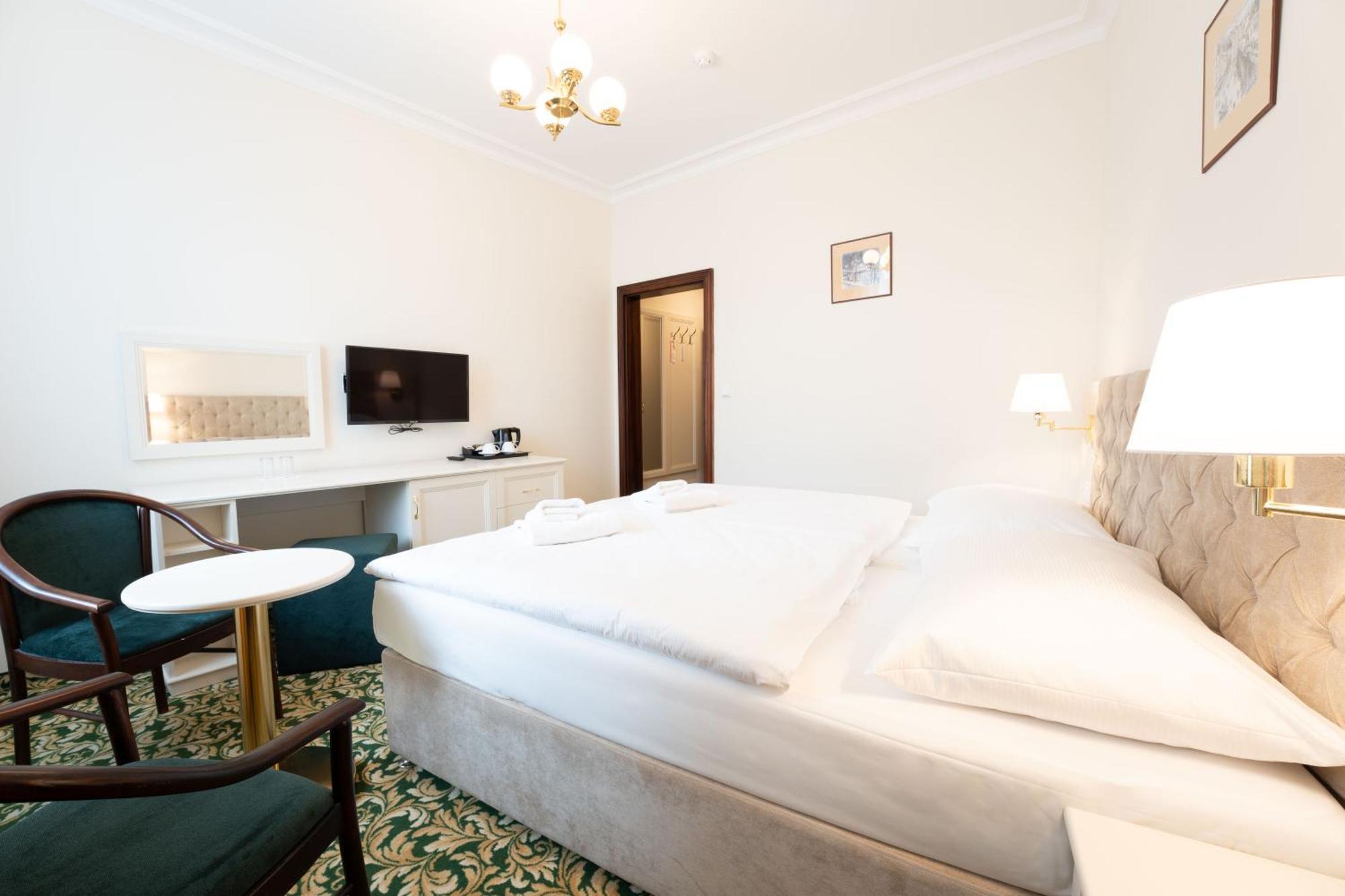 Ea Hotel Elefant Κάρλοβι Βάρι Εξωτερικό φωτογραφία