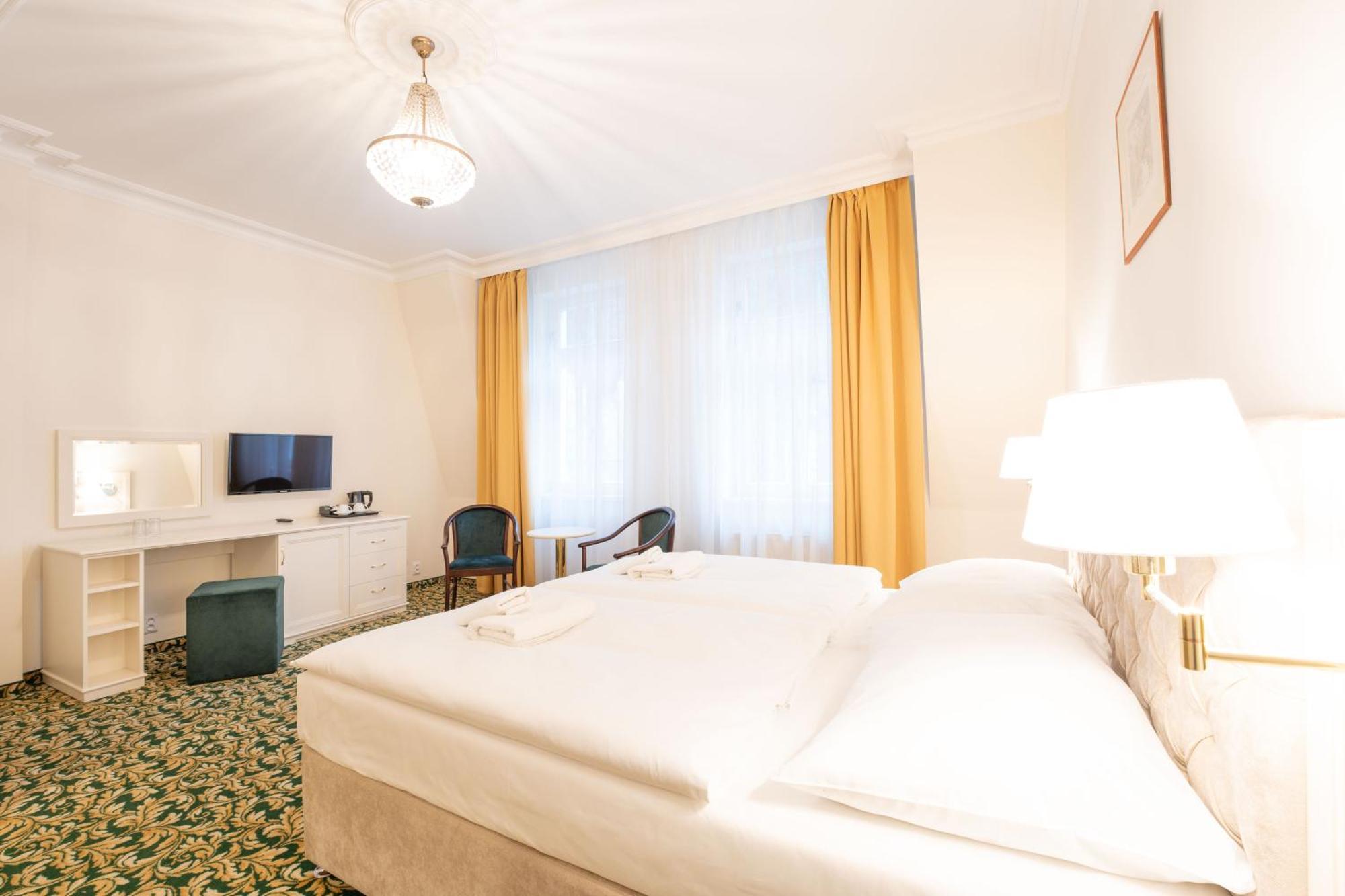 Ea Hotel Elefant Κάρλοβι Βάρι Εξωτερικό φωτογραφία