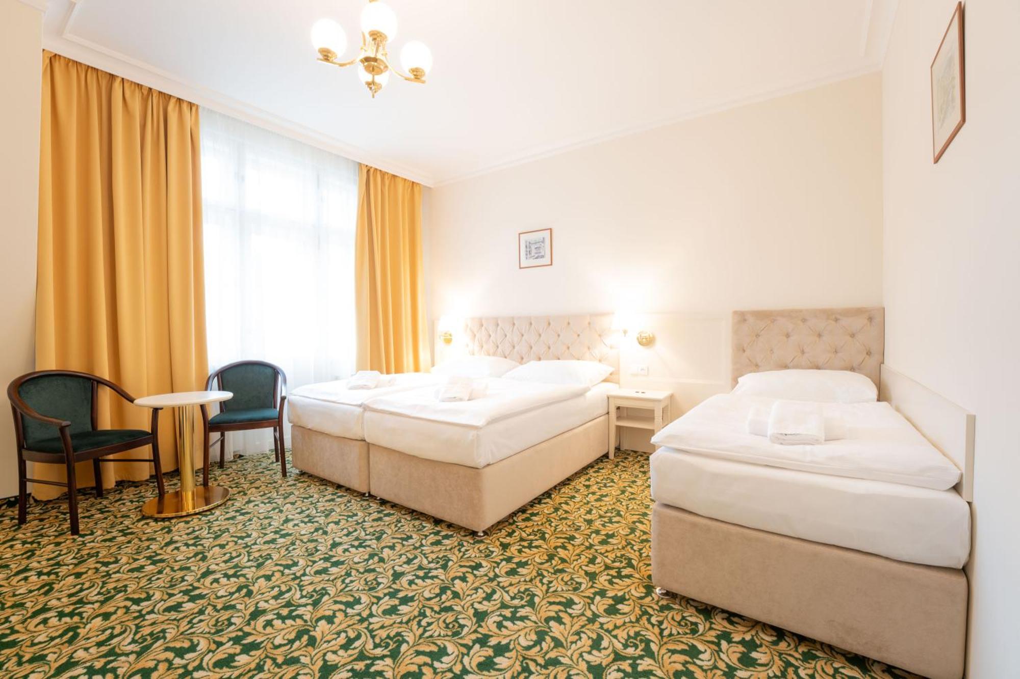 Ea Hotel Elefant Κάρλοβι Βάρι Εξωτερικό φωτογραφία