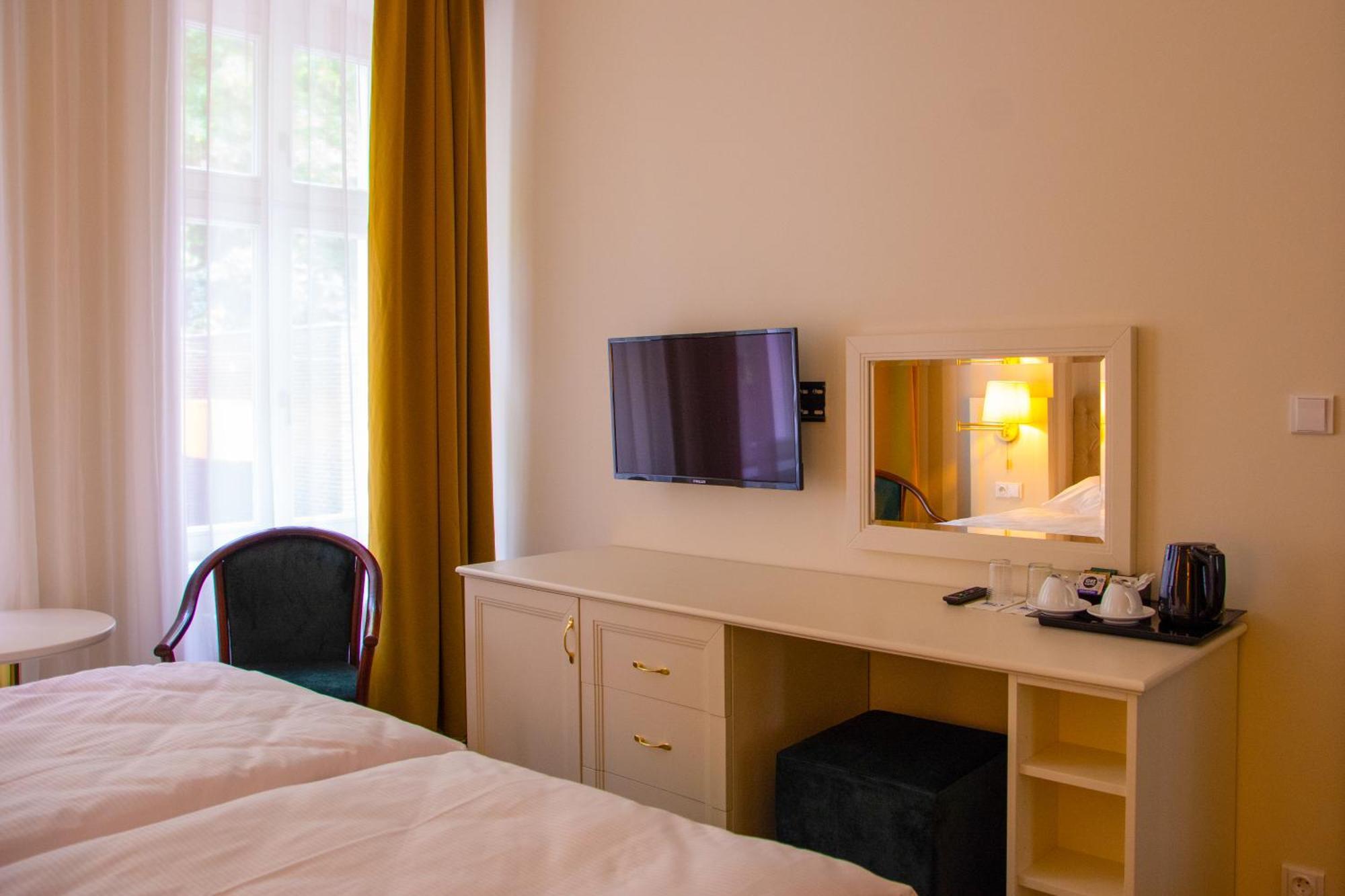Ea Hotel Elefant Κάρλοβι Βάρι Εξωτερικό φωτογραφία