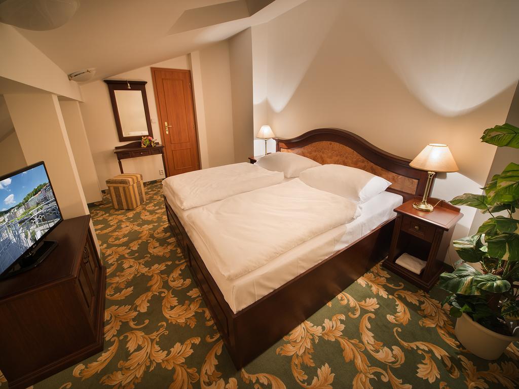 Ea Hotel Elefant Κάρλοβι Βάρι Εξωτερικό φωτογραφία
