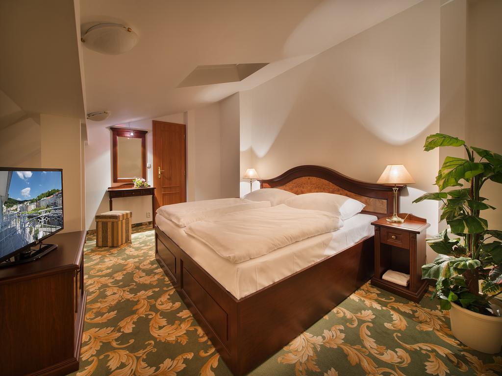 Ea Hotel Elefant Κάρλοβι Βάρι Εξωτερικό φωτογραφία