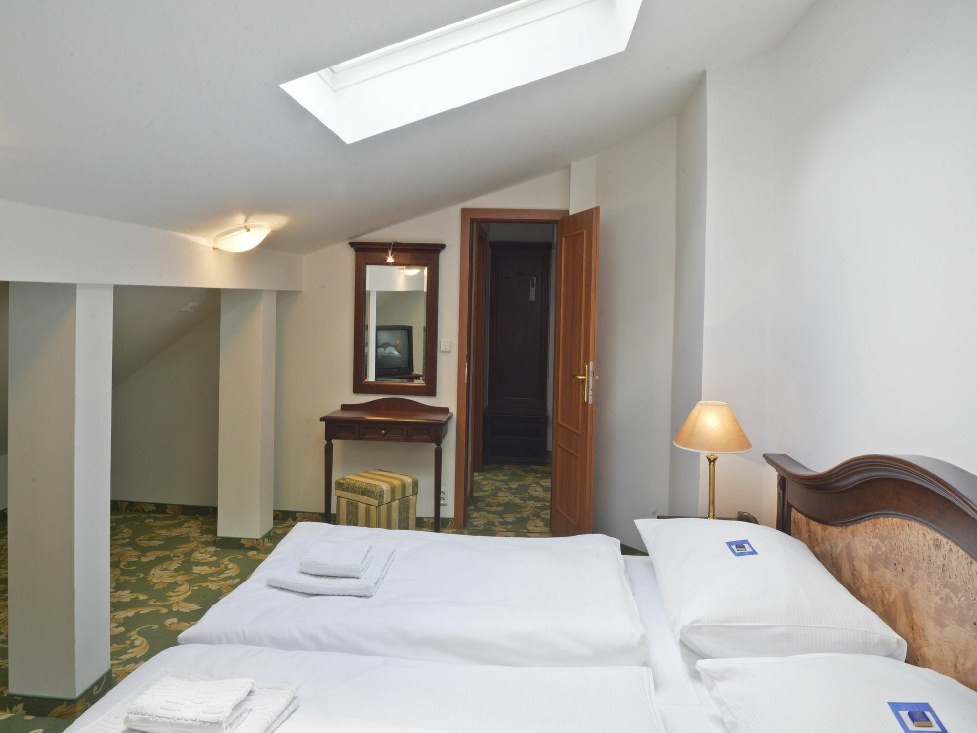Ea Hotel Elefant Κάρλοβι Βάρι Εξωτερικό φωτογραφία